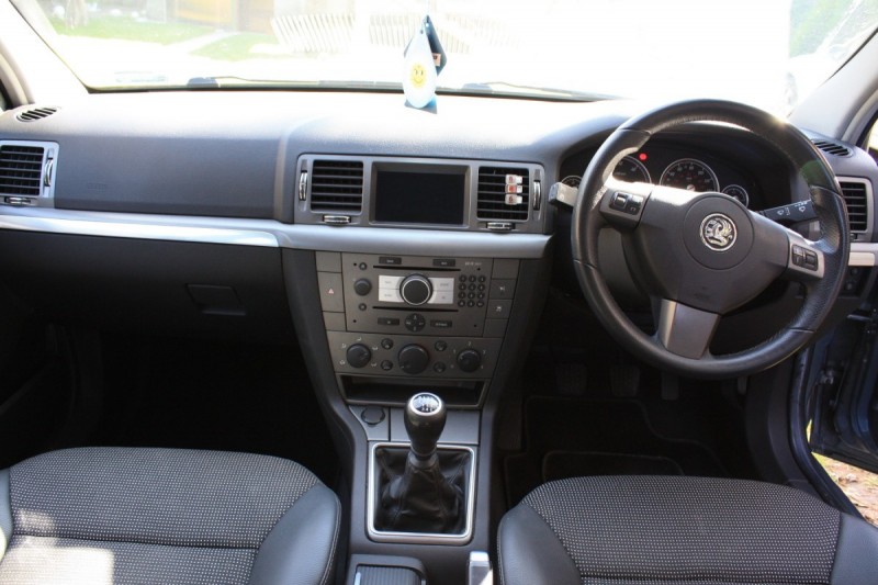 2005 Vectra C SRI NAV 3.0 CDTI 184KM 11