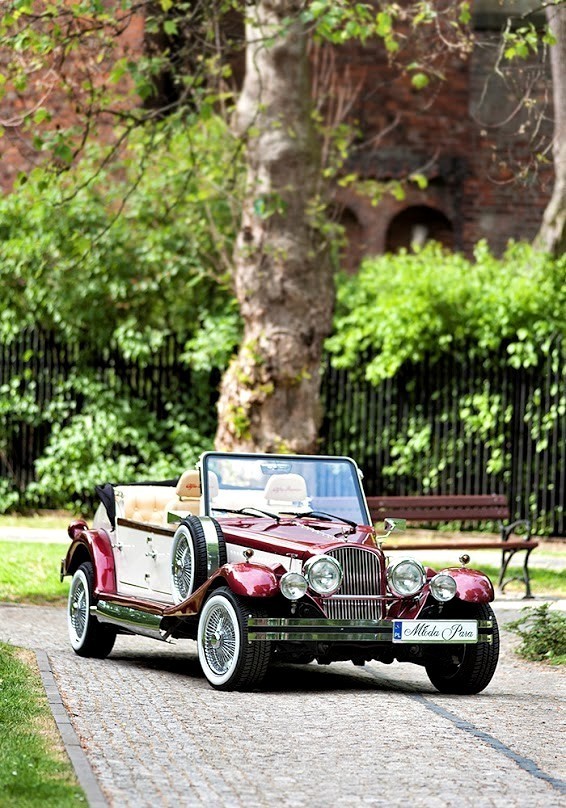 Zabytkowy Kabriolet do ślubu Alfa Romeo Spider Nestor Baron  57