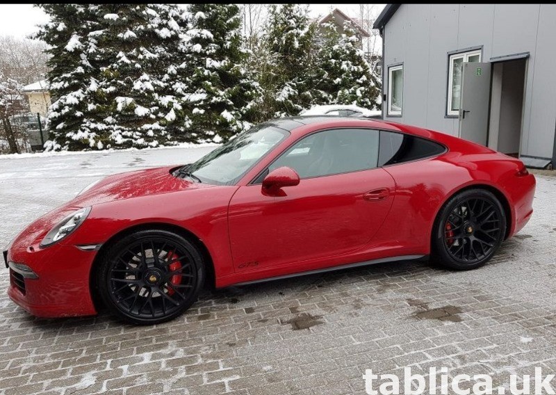 Porsche 911 4 GTS 1