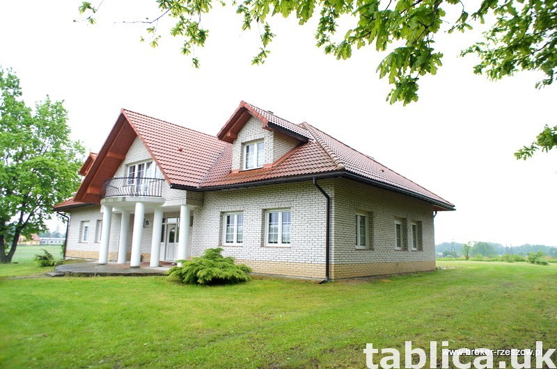 Komfortowy - piękny dworek z dużą działką 9