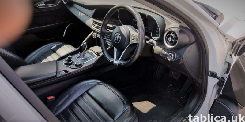 Alfa Romeo Giulia 2.2JTD AT8 1