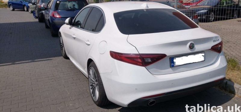 Alfa Romeo Giulia 2.2JTD AT8 3