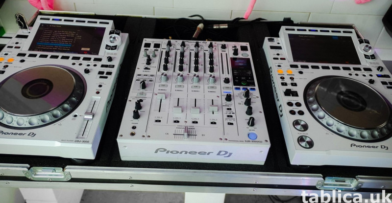 Pioneer CDJ-3000, Pioneer CDJ 2000NXS2, Pioneer DJM 900NXS2, 1