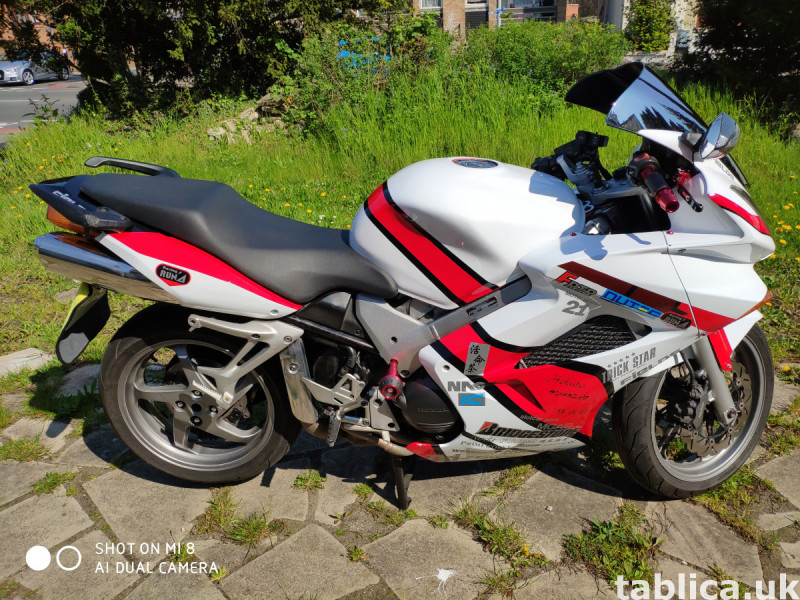 Honda VFR 800 V-tec 1