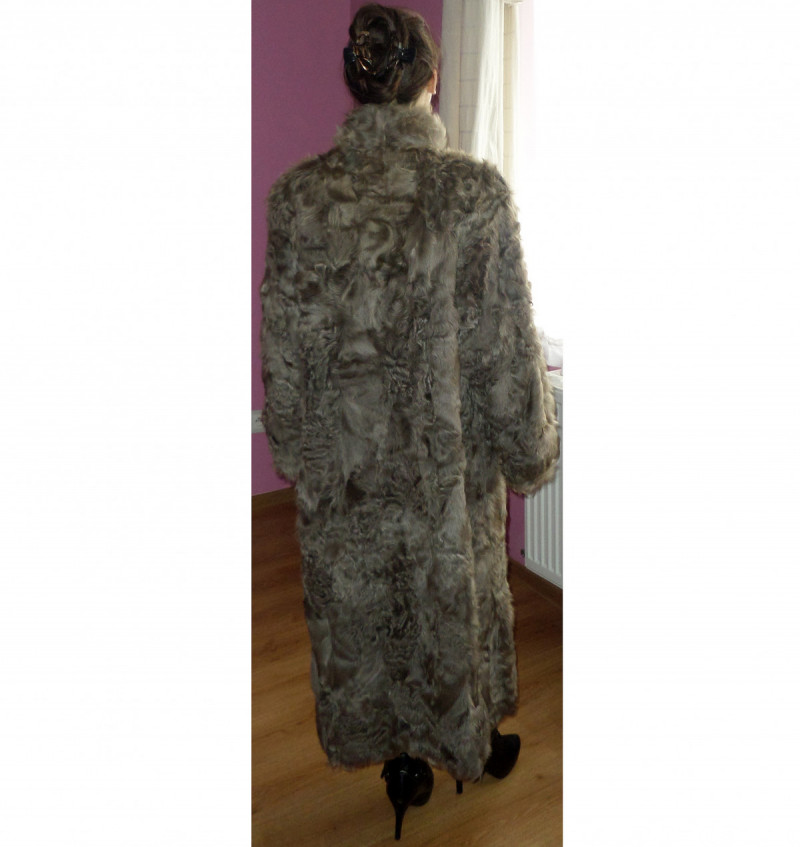 For Sale: Long Astrakhan Goat Fur 0