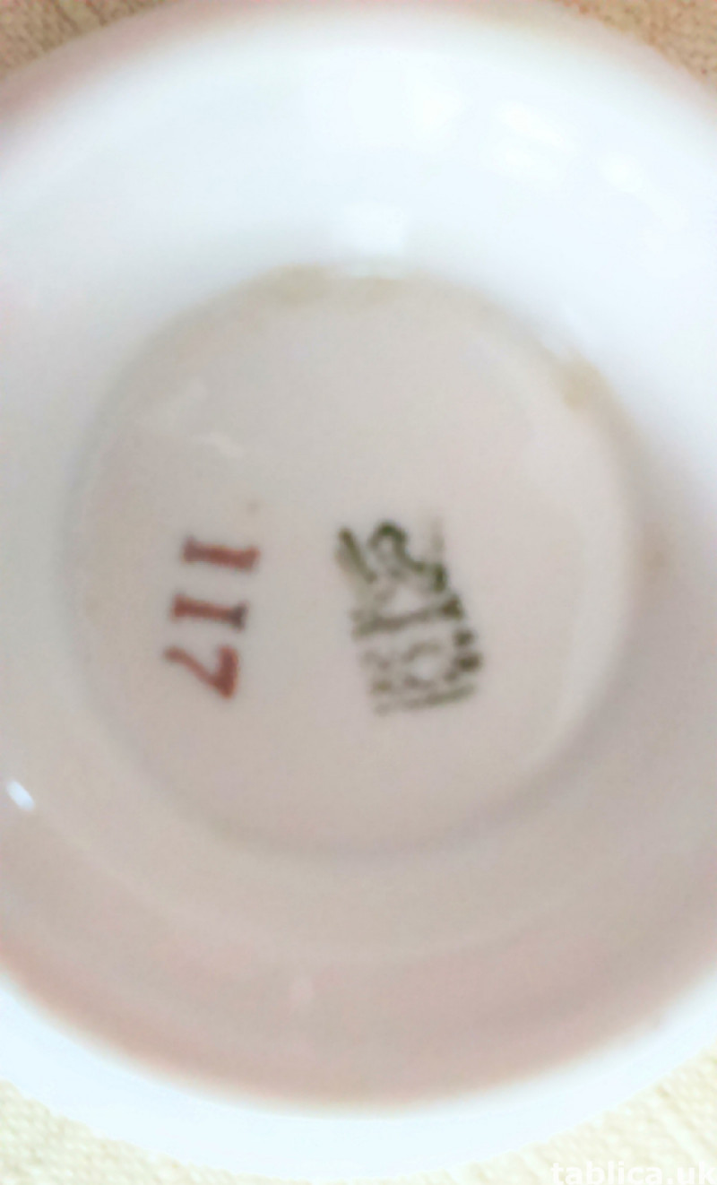 Porcelain For Sale - Quantity: 9 Pieces 3