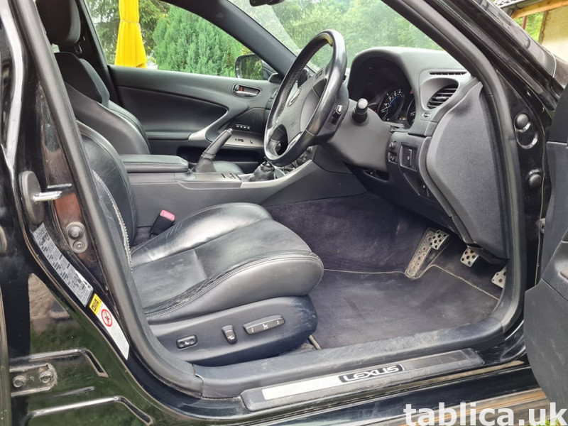 Lexsus is 220 r sport 3