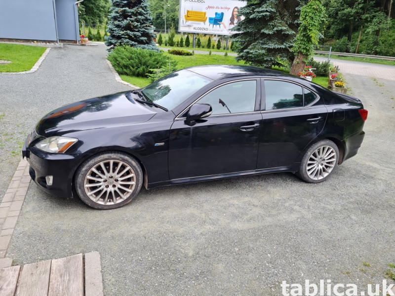 Lexsus is 220 r sport 4