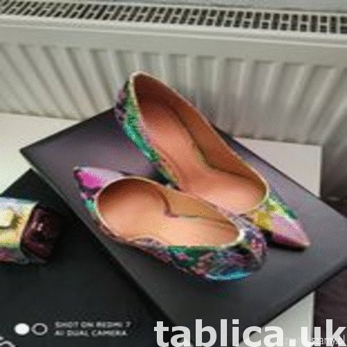 Sprzedam oryginalne nowe z metka buty holograficzne szpilki 1