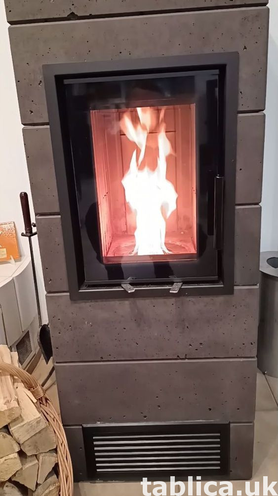 Hybrydowy akumulacyjny piec kominkowy bez prądu. 0